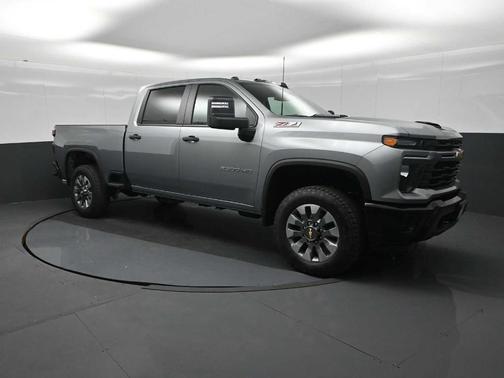 Sterling Gray Metallic 2026 Chevrolet Silverado 2500 Custom