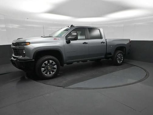Sterling Gray Metallic 2026 Chevrolet Silverado 2500 Custom