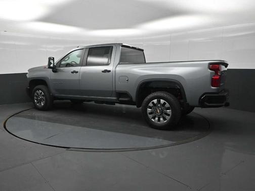 Sterling Gray Metallic 2026 Chevrolet Silverado 2500 Custom