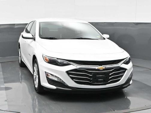 Summit White 2025 Chevrolet Malibu LT