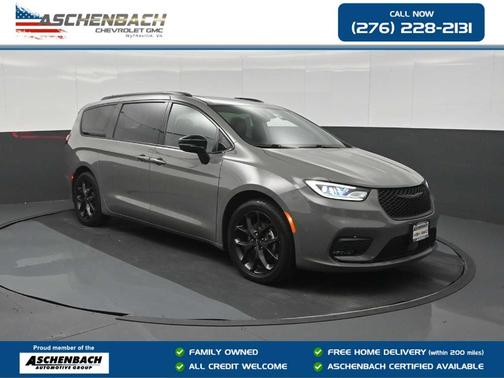 Ceramic Gray Clearcoat 2025 Chrysler Pacifica Limited