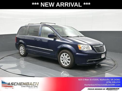 2016 Chrysler Town & Country Touring