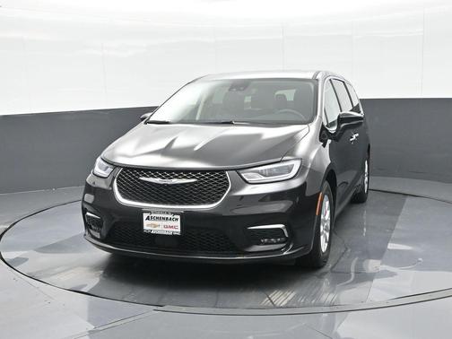 2023 Chrysler Pacifica Touring-L