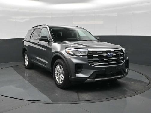 Carbonized Gray Metallic 2025 Ford Explorer Active