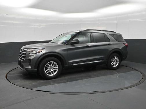 Carbonized Gray Metallic 2025 Ford Explorer Active