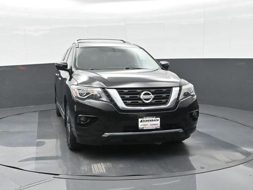 2017 Nissan Pathfinder Platinum