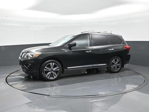 2017 Nissan Pathfinder Platinum
