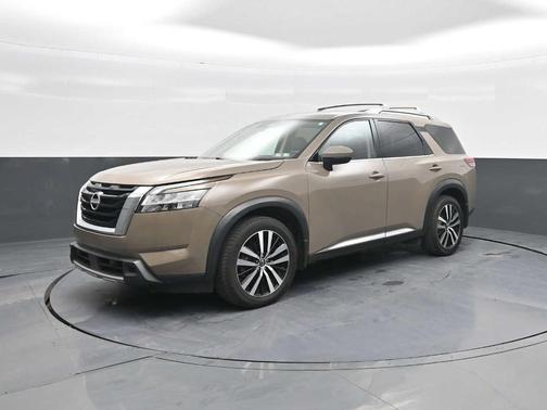 Baja Storm 2023 Nissan Pathfinder Platinum