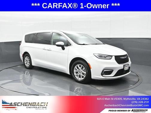 2023 Chrysler Pacifica Touring-L