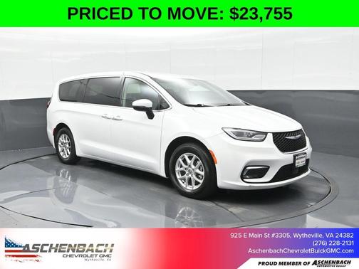 2023 Chrysler Pacifica Touring-L