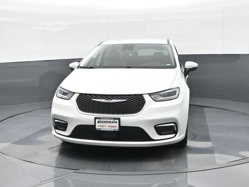2023 Chrysler Pacifica Touring-L