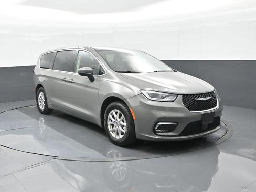 2023 Chrysler Pacifica Touring-L