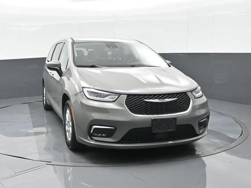 2023 Chrysler Pacifica Touring-L