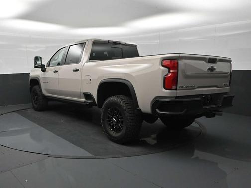 White Sand 2026 Chevrolet Silverado 2500 ZR2
