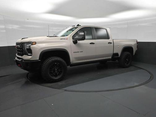 White Sand 2026 Chevrolet Silverado 2500 ZR2