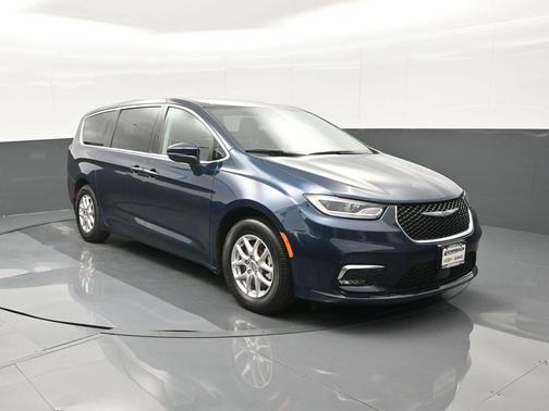 2023 Chrysler Pacifica Touring-L