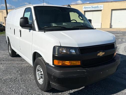 Summit White 2025 Chevrolet Express 2500 Work Van