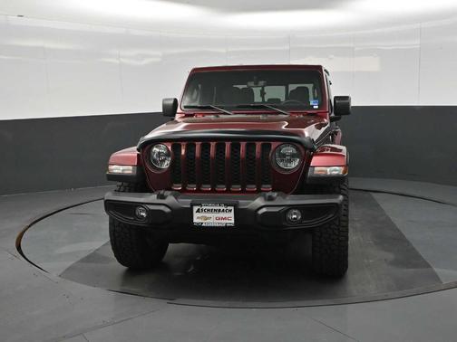 Snazzberry Pearlcoat 2021 Jeep Gladiator Overland