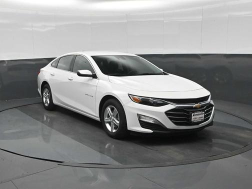 Summit White 2025 Chevrolet Malibu 1LS