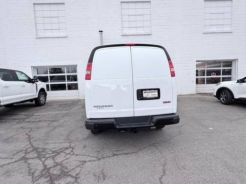 2025 GMC Savana 3500 Work Van