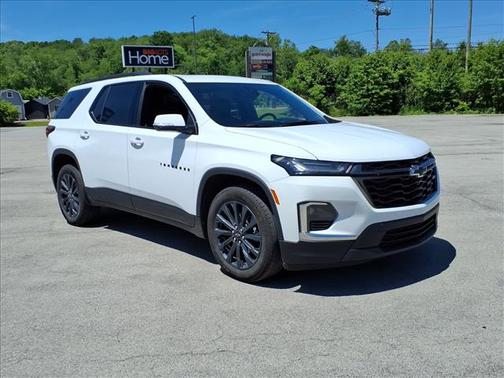 Summit White 2023 Chevrolet Traverse RS