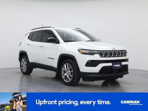 White 2022 Jeep Compass Latitude Lux