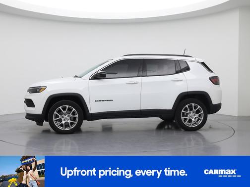 White 2022 Jeep Compass Latitude Lux