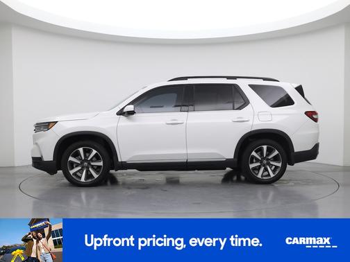 White 2025 Honda Pilot Touring