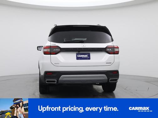White 2025 Honda Pilot Touring
