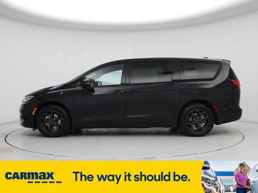 2022 Chrysler Pacifica Hybrid Touring L