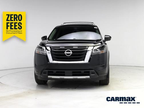 Black 2024 Nissan Pathfinder Platinum