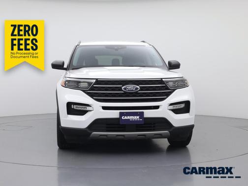 White 2023 Ford Explorer XLT