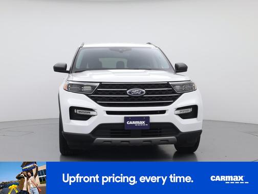 White 2023 Ford Explorer XLT
