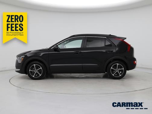 Black 2023 Kia Niro LX