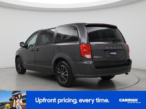 Gray 2017 Dodge Grand Caravan SE Plus