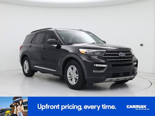 Black 2021 Ford Explorer XLT