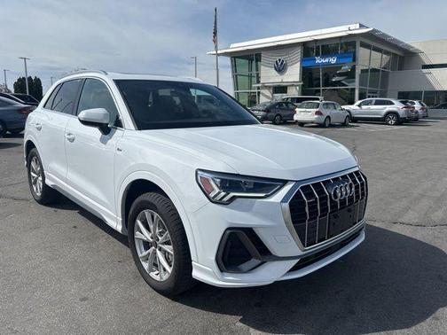 Arkona White 2025 Audi Q3 45 S line Premium