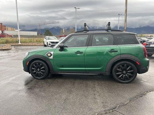 British Racing Green 2023 MINI SE Countryman Cooper ALL4