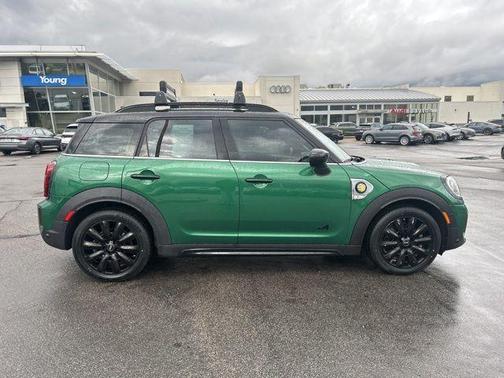 British Racing Green 2023 MINI SE Countryman Cooper ALL4