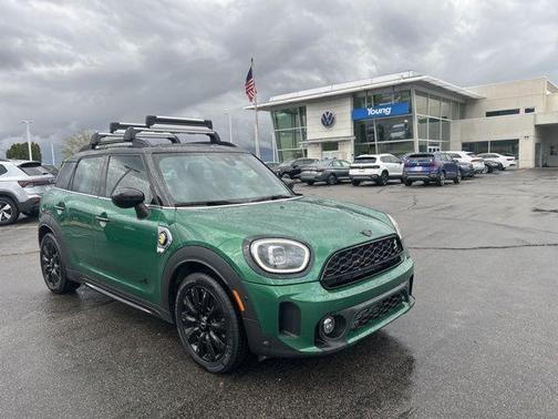 British Racing Green 2023 MINI SE Countryman Cooper ALL4