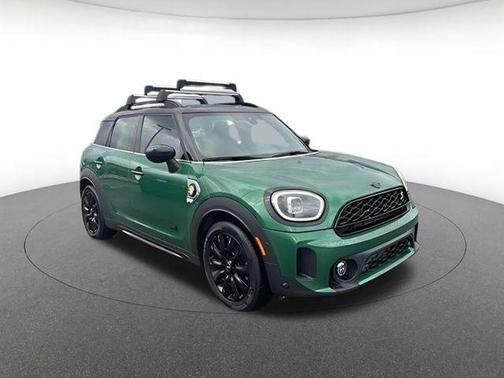 British Racing Green 2023 MINI SE Countryman Cooper ALL4