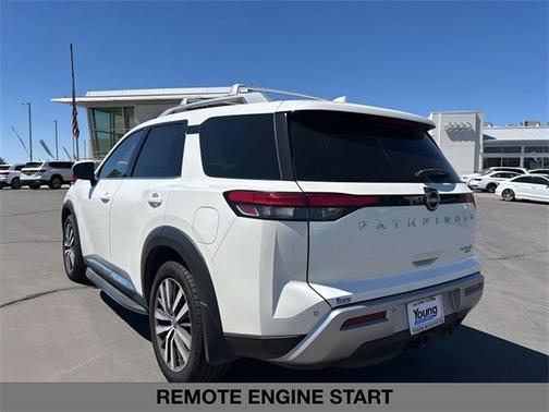 2022 Nissan Pathfinder Platinum