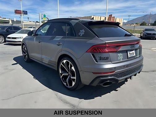 Mythos Black Metallic 2024 Audi RS Q8 4.0T quattro