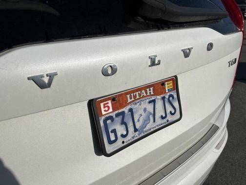 2020 Volvo XC90 T6 Momentum 7 Passenger