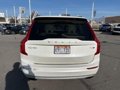 2020 Volvo XC90 T6 Momentum 7 Passenger