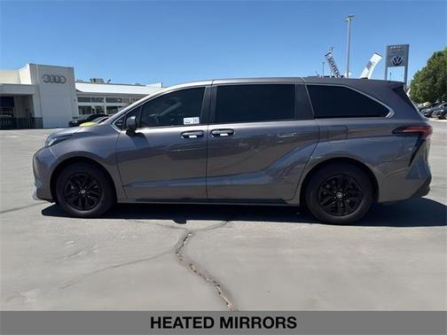 2022 Toyota Sienna XLE