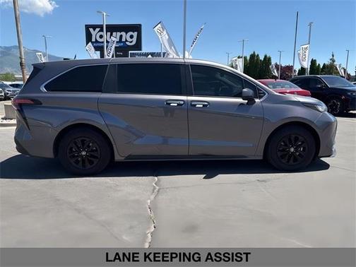 2022 Toyota Sienna XLE