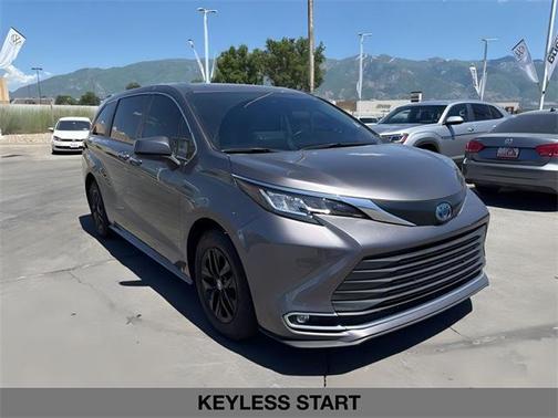 2022 Toyota Sienna XLE