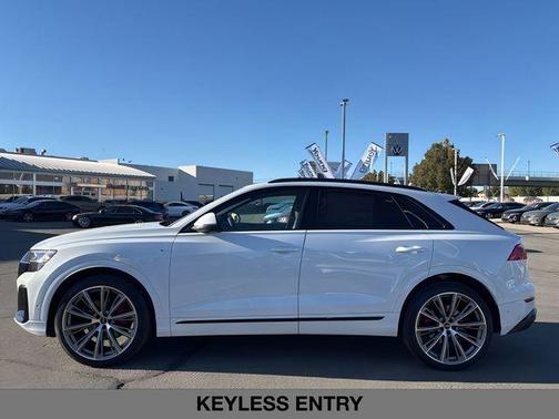Glacier White Metallic 2026 Audi Q8 55 Premium