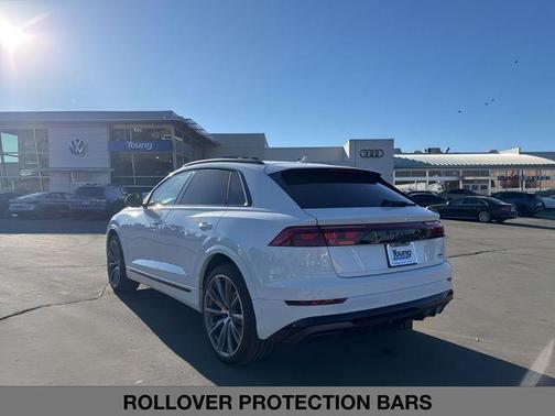 Glacier White Metallic 2026 Audi Q8 55 Premium
